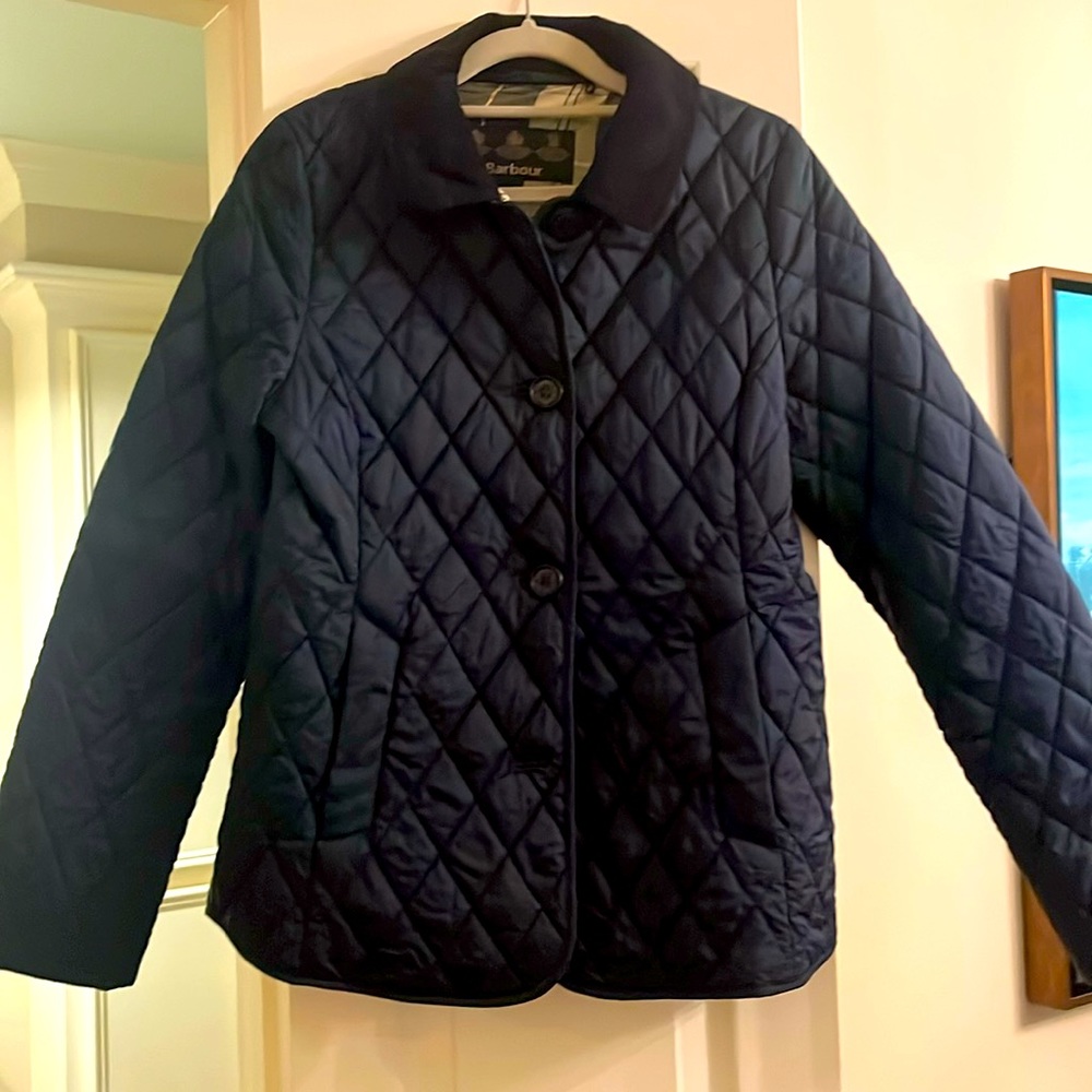 EUC Sz 6 women’s Barbour navy quilted car coat with black corduroy collar